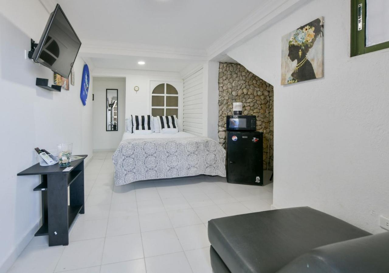Bay Winds Apartment *