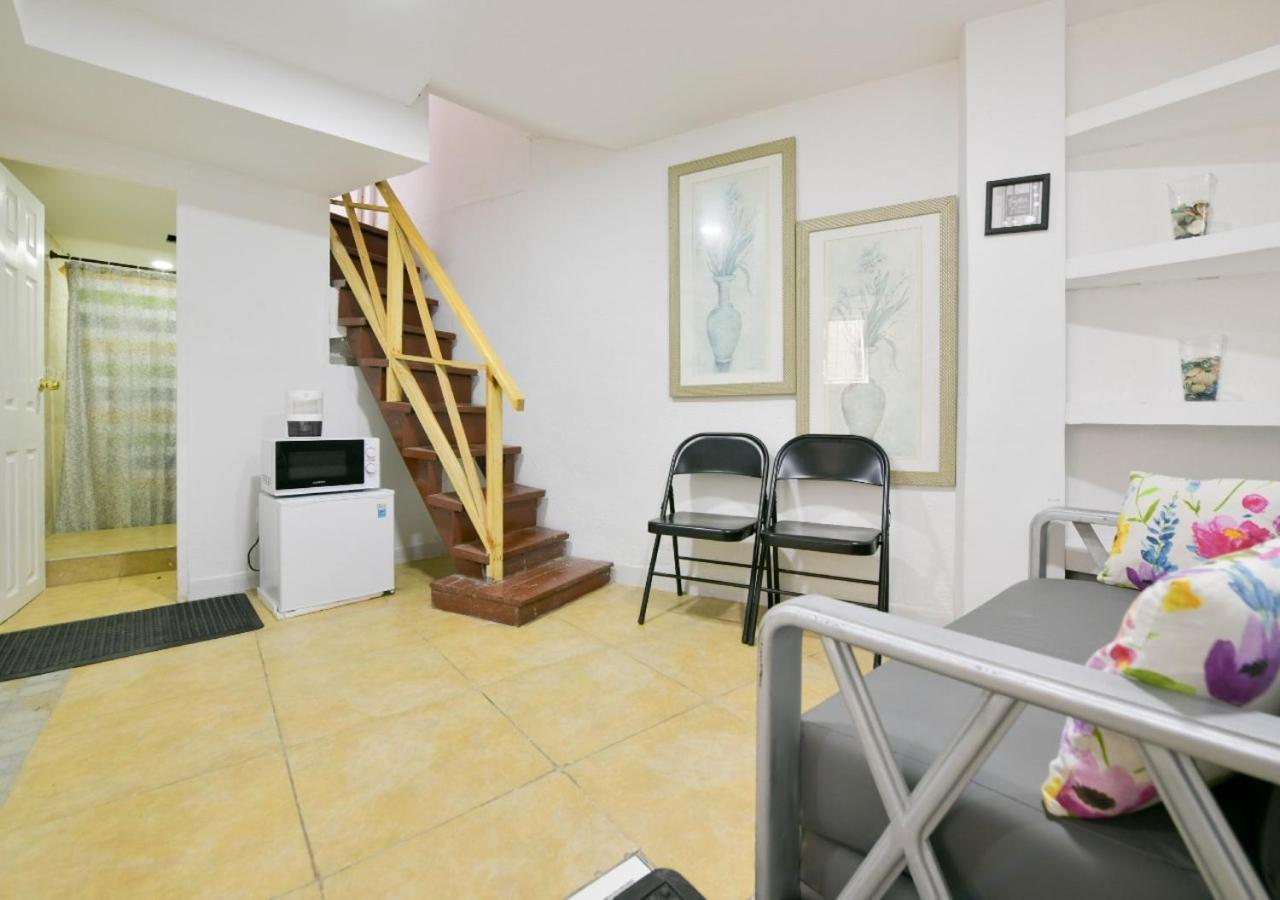 Bay Winds Apartment