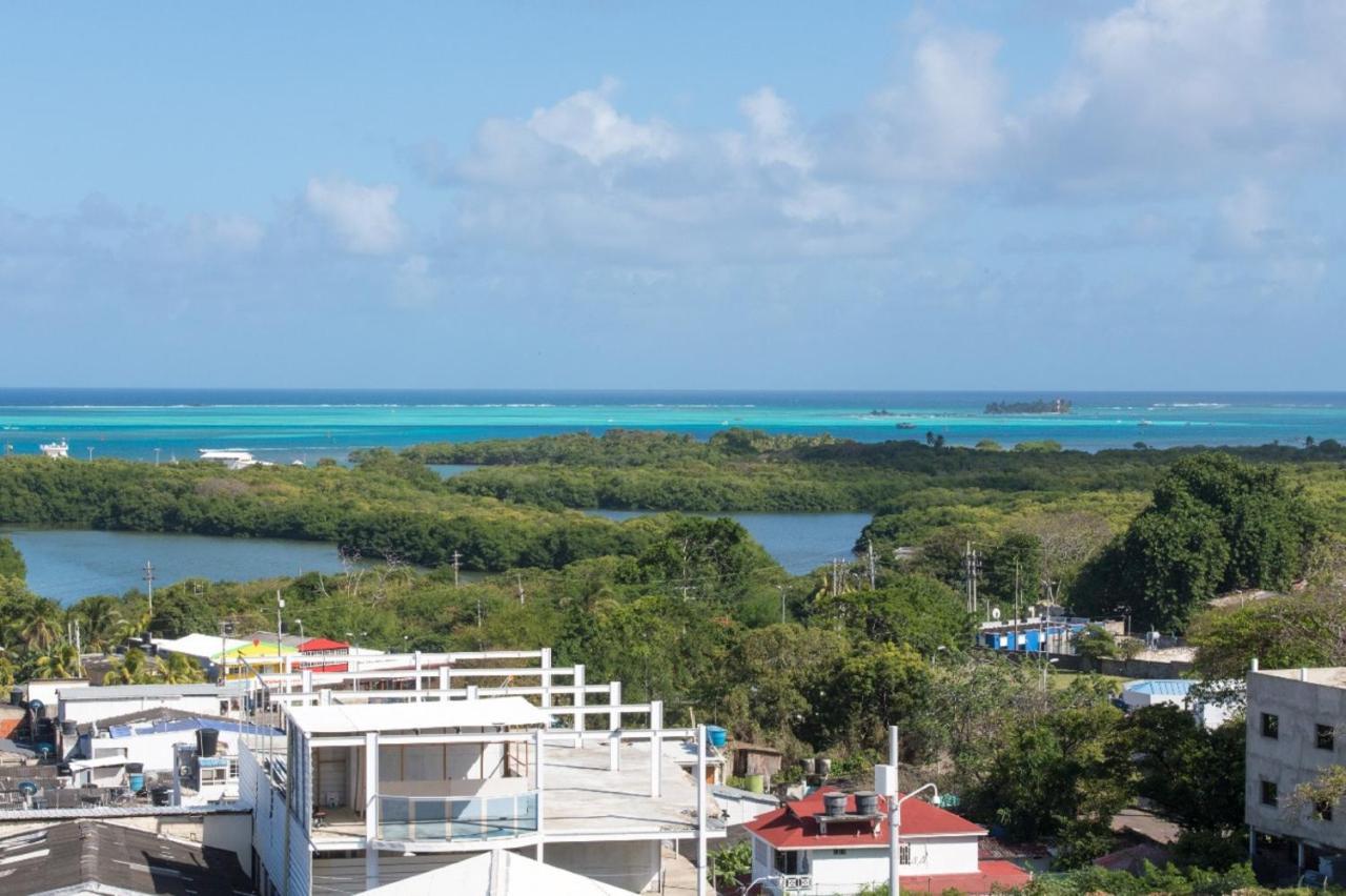 Bay Winds Apartment *